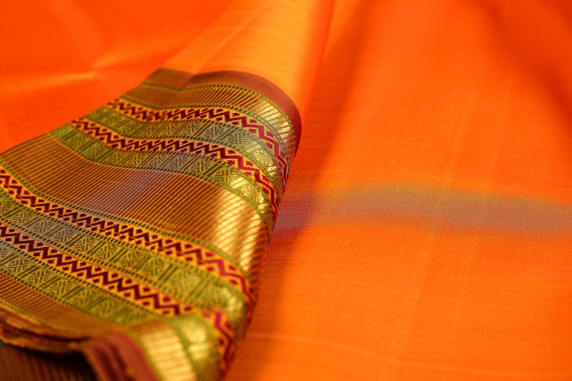 Traditional Design Handwoven Kanjivaram Pure Silk Saree - PVA 0418 1369 Archives - Silk Sari - Panjavarnam