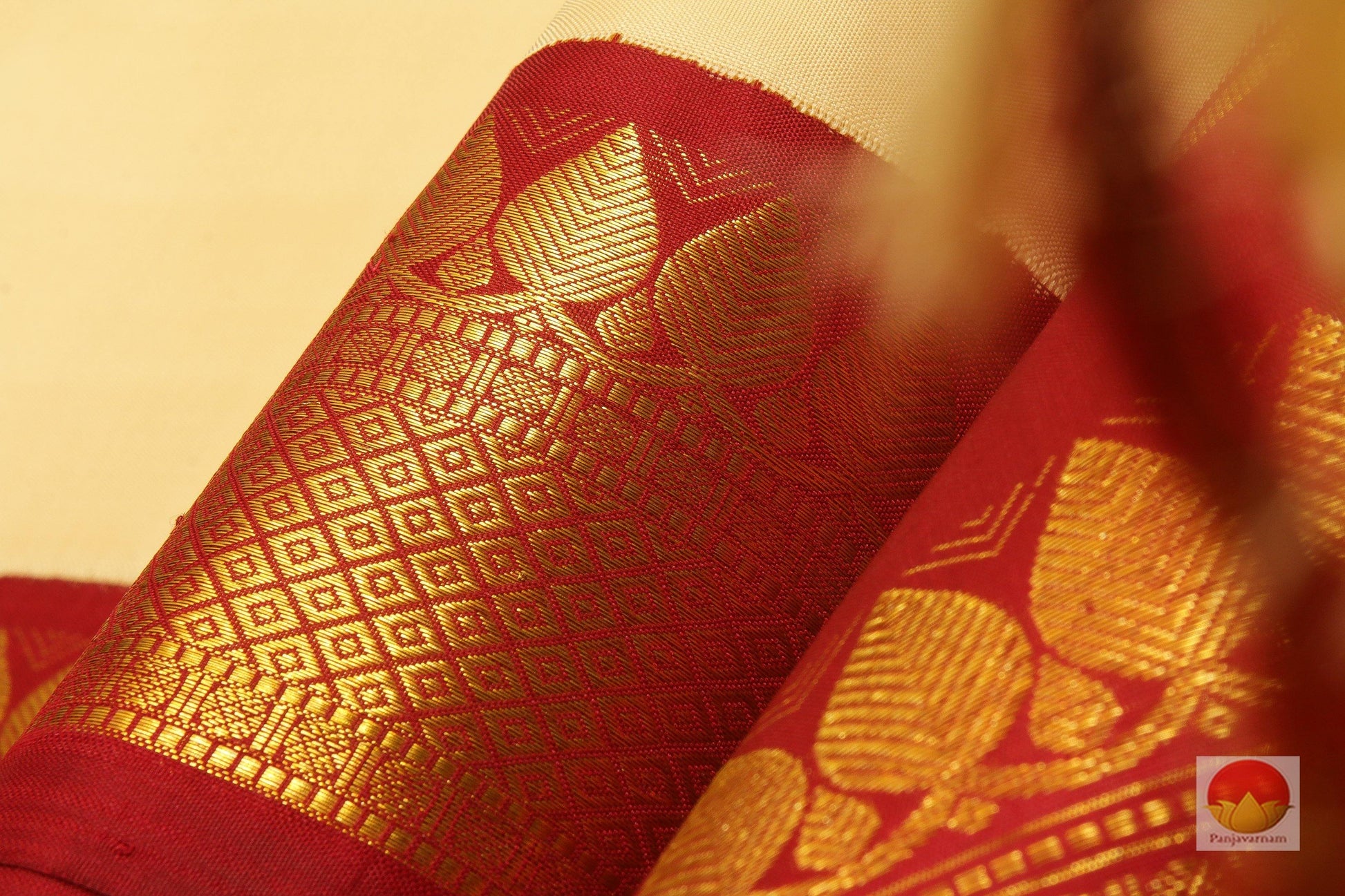 Traditional Design Handwoven Pure Silk Kanjivaram Saree - Pure Zari - G 1714 - Archives - Silk Sari - Panjavarnam