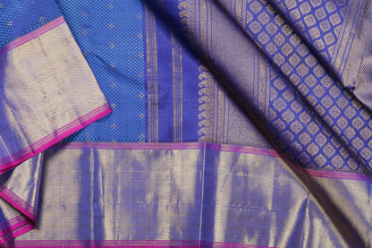 Traditional Design Handwoven Pure Silk Kanjivaram Saree - Pure Zari - PA 118 Archives - Silk Sari - Panjavarnam
