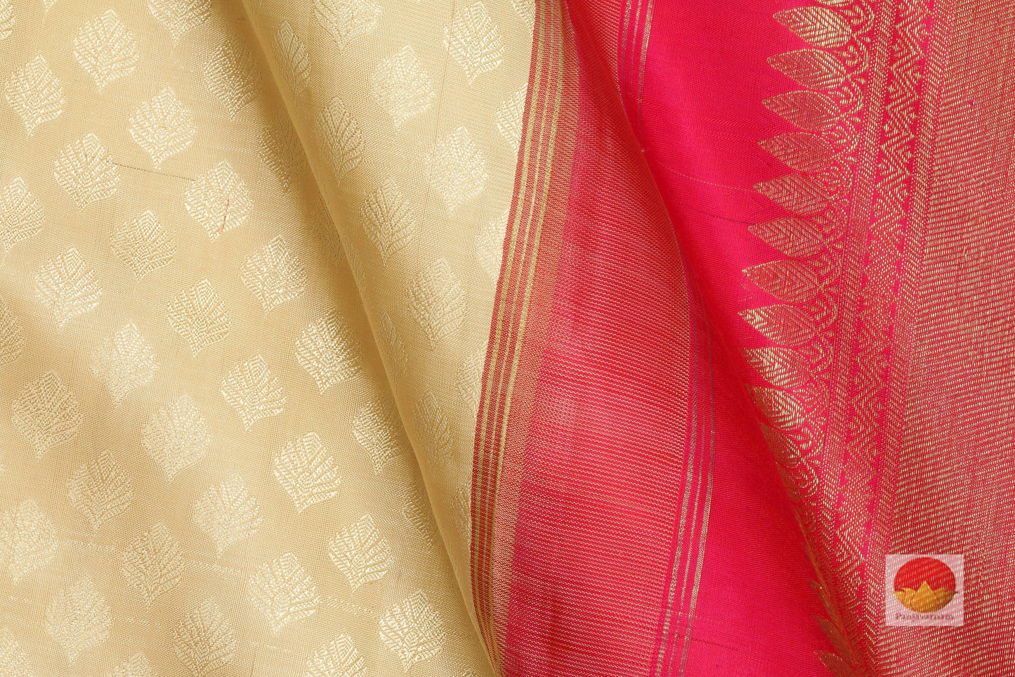 Traditional Design Handwoven Pure Silk Kanjivaram Saree - Pure Zari - PA SVS 6121 Archives - Silk Sari - Panjavarnam